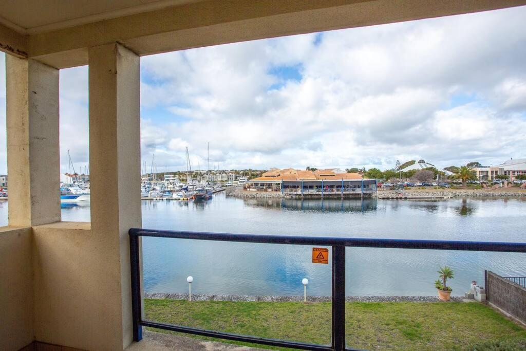 Waterfront Townhouse - Picturesque Marina Views Daire Port Lincoln Dış mekan fotoğraf
